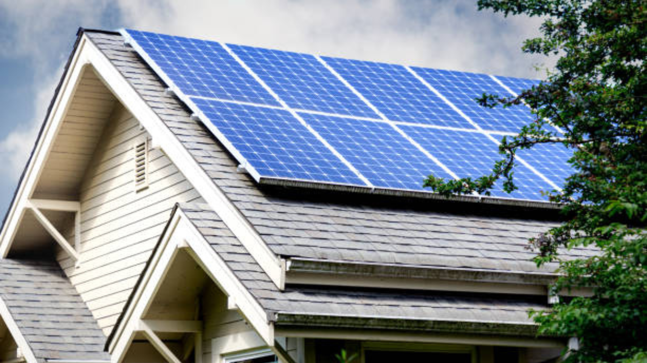 How Many Solar Batteries Power a House